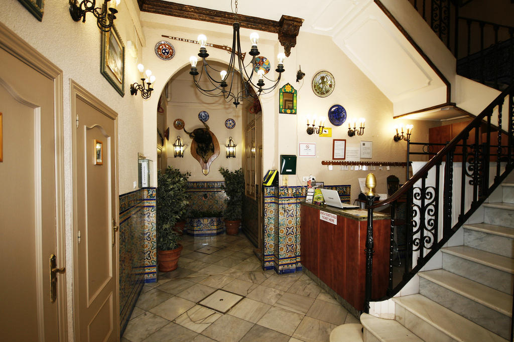 Hostal Van Gogh Sevilla Exterior foto