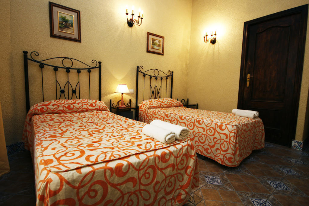 Hostal Van Gogh Sevilla Exterior foto